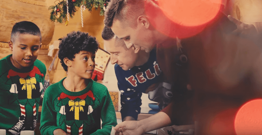 L'inno natalizio gay che sta spopolando in Polonia: Love us for Christmas - polonia 1 - Gay.it