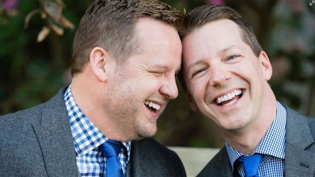 Sean Hayes e Scott Icenogle
