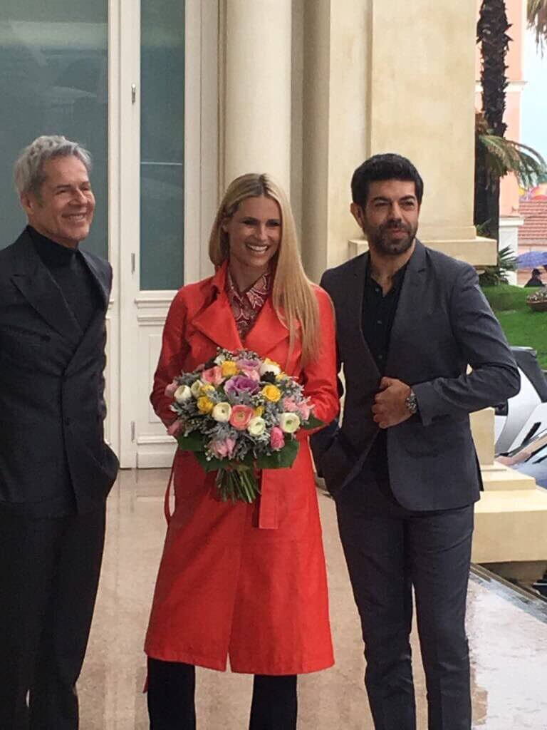 Sanremo 2018, Pierfrancesco Favino e Michelle Hunziker al fianco di Claudio Baglioni presentano il Festival - Gay.it