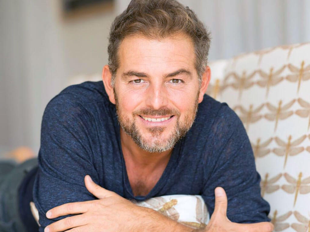 Daniele Bossari: “Possibile che creda più io alle adozioni gay, che voi?”