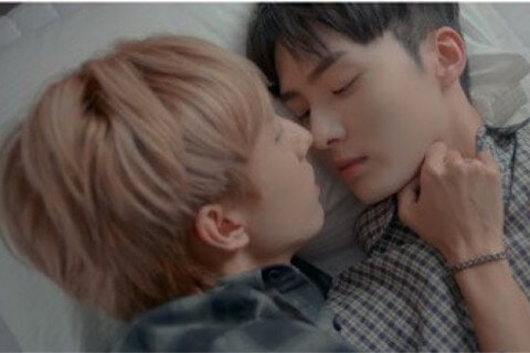 Holland, cantante coreano censurato per un bacio gay - il video di Neverland - Scaled Image 40 - Gay.it