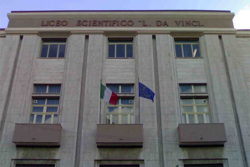 Milano, scritta omofoba davanti ad una scuola: "I fr*ci non sono naturali" - Scaled Image 57 - Gay.it