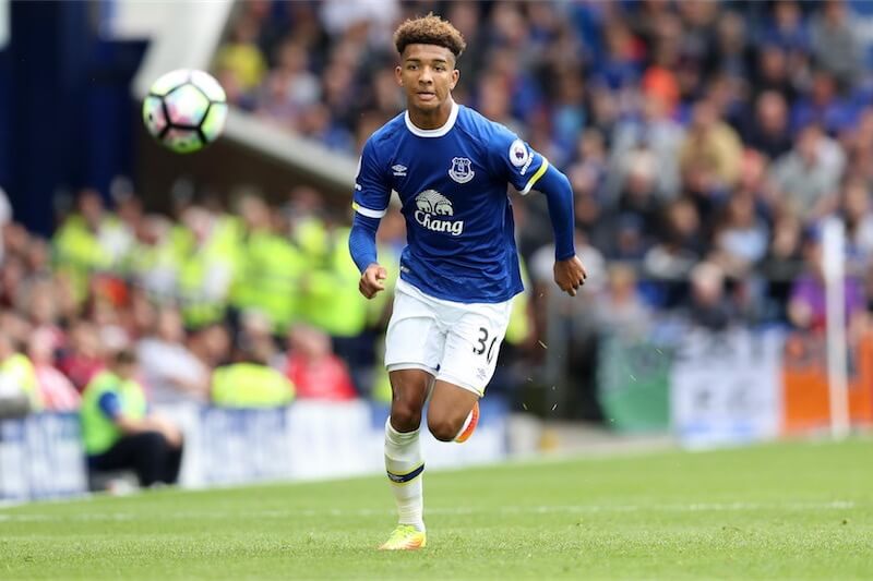 Mason Holgate, tweet omofobi: nei guai il calciatore dell’Everton