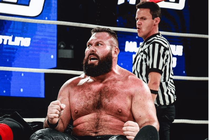 Il wrestler fa coming out: “Pensavano fosse uno scherzo, ma i gay non sono tutti come quelli in Tv…”