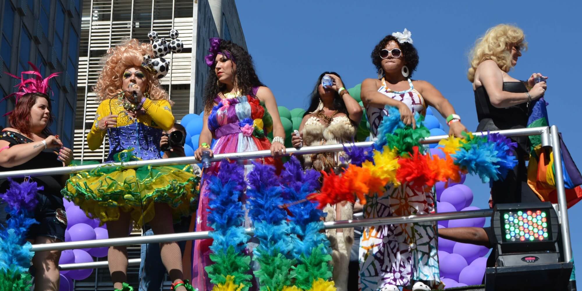 Mai tanti morti LGBT in Brasile: i numeri del 2017 tra omicidi e suicidi - brasile 2 - Gay.it