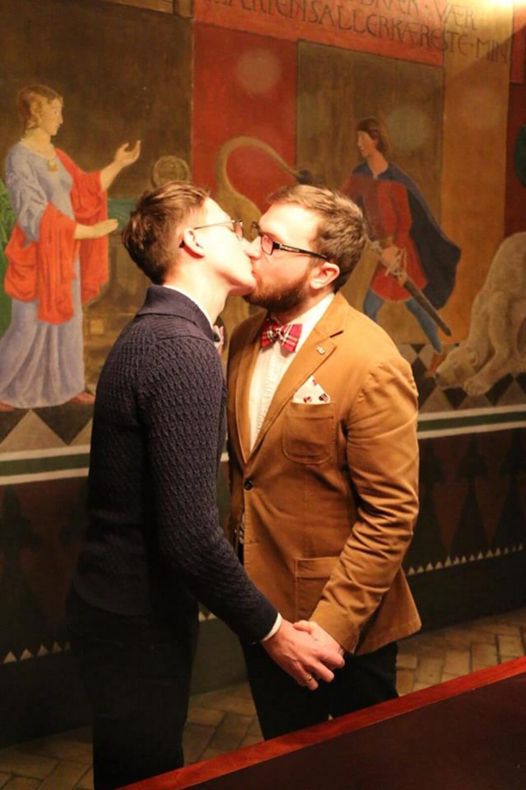 Russia, riconosciuto un matrimonio gay: scioccati gli sposi - facebook Pavel Stotsko 9 - Gay.it