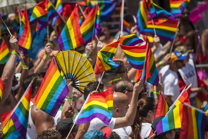 Il Pride conquista Bergamo: primo corteo LGBT per la città lombarda