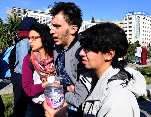 Tunisia, i poliziotti in borghese interrompono le manifestazioni LGBT - tunisia 1 - Gay.it