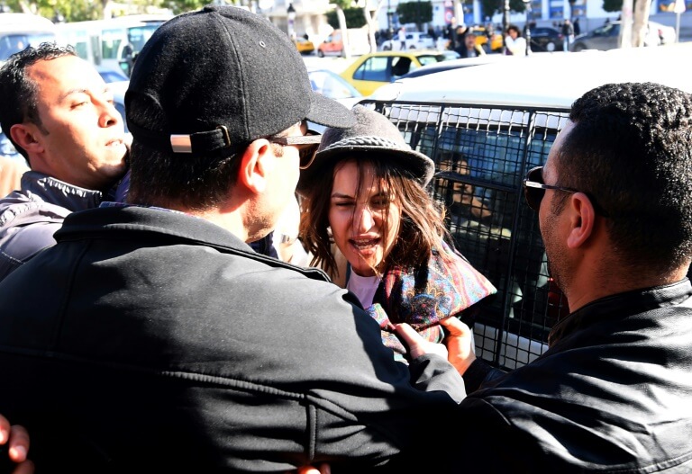 Tunisia, i poliziotti in borghese interrompono le manifestazioni LGBT - tunisia 2 - Gay.it