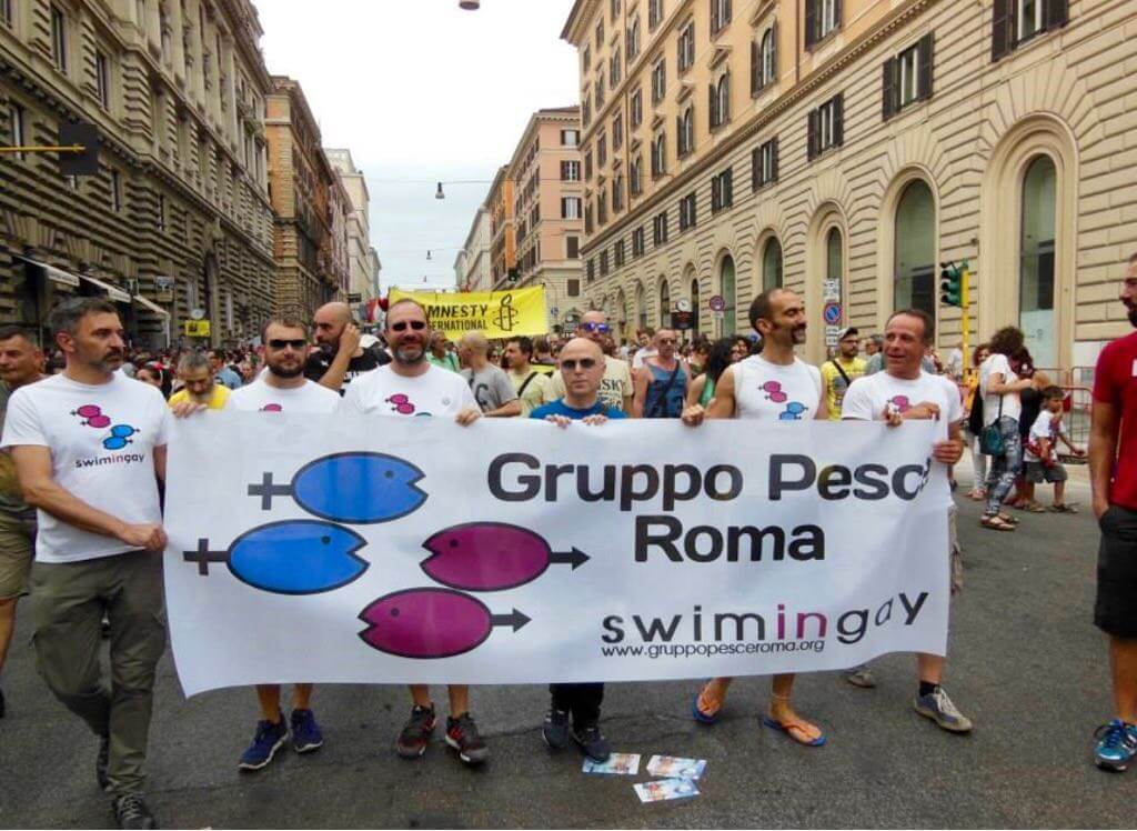 Gruppo Pesce, intervista ai nuotatori LGBT d'Italia: 'La società civile si è evoluta, sono le aziende a non avere coraggio' - 85417dd8 db6a 460c 8f95 86728d008d20 - Gay.it