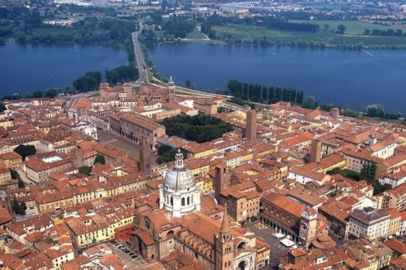 L’Onda Pride conquista anche Mantova, il sindaco: “Prevedo già polemiche”