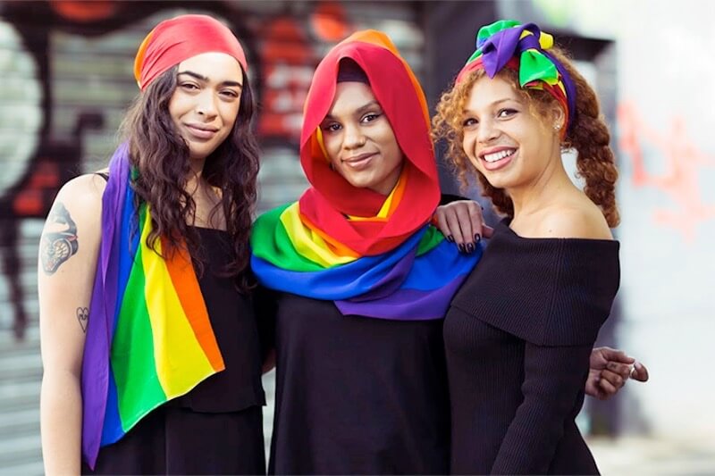Marchio di moda musulmana lancia velo rainbow per il Sydney Mardi Gras