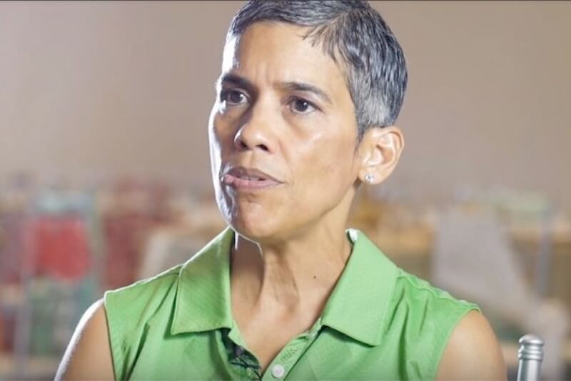 ‘Guarita dall’omosessualità e dal cancro con una dieta vegana’: è morta a causa di un tumore la youtuber Mari Lopez