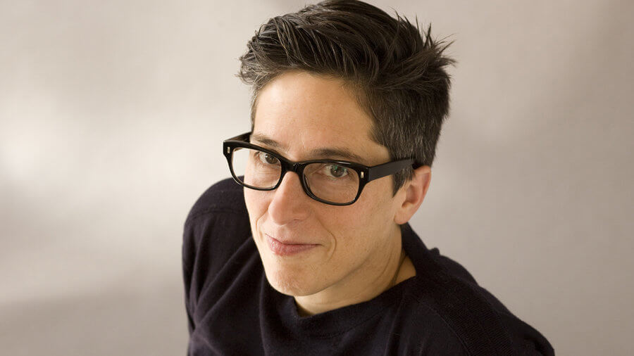 10 libri a tematica gay pubblicati dopo il 2000 che devi assolutamente leggere - alison bechdel photo credit elena seibert wide 0d70efa3ad8175d921262b79ca4f345c0512131f s900 c85 - Gay.it