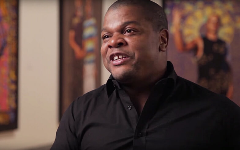 Kehinde Wiley, chi è il pittore gay che ha dipinto il ritratto ufficiale di Barack Obama - kehinde wiley header - Gay.it