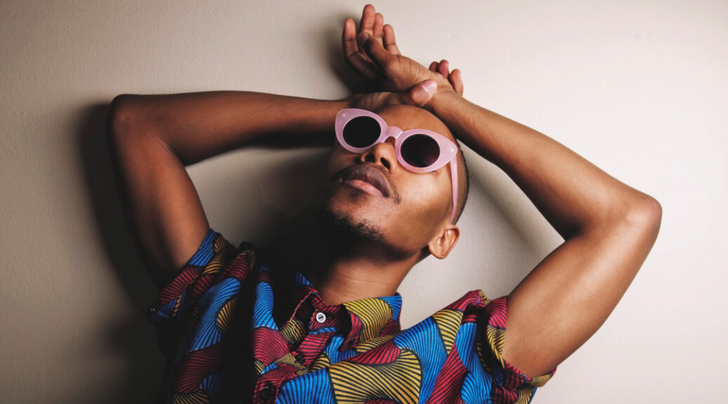 Dal Sudafrica al mondo: chi è Nakhane, star androgina tra musica e cinema - nakhane 1 - Gay.it