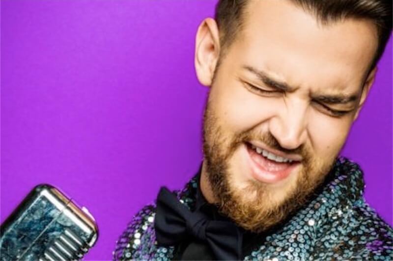 Valerio Scanu: “Io, Maria, Milly, il sesso, l’Isola e il canna-gate!”