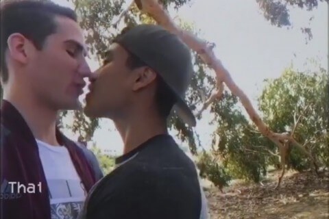 Kiss the Boy: La canzone sull'amore LGBT di Keiynan Lonsdale, divo di Tuo, Simon – video - Scaled Image 1 30 - Gay.it