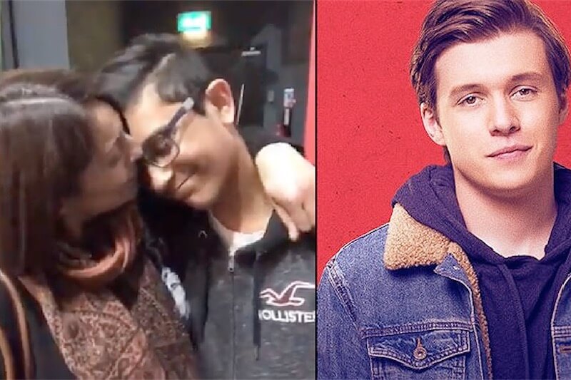Mamma si commuove nel ricordare il coming out del figlio 14enne alla prima di Tuo, Simon – video
