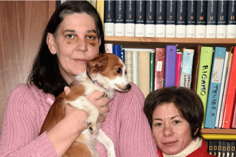 Coppia lesbica picchiata dal vicino: “Solo perché viviamo insieme”