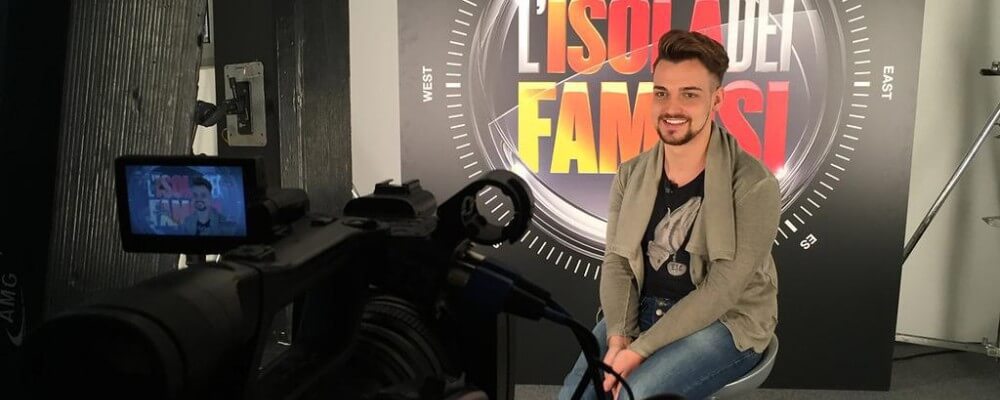 Valerio Scanu: "Io, Maria, Milly, il sesso, l'Isola e il canna-gate!" - taglioAlta 001727 1000x400 2 - Gay.it