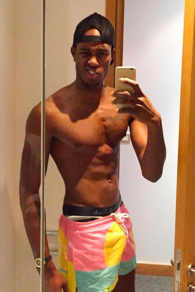 Tinder, è Stefan-Pierre Tomlin l'uomo con più 'mi piace' al mondo - foto - 978876 STEFAN TOMLIN 3 8ad6a16f4cd89e4eba4f9434181a9b4e 1 - Gay.it