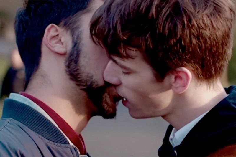 Baci gay in pubblico, la paura provata sintetizzata in un corto BBC - video - Scaled Image 20 - Gay.it