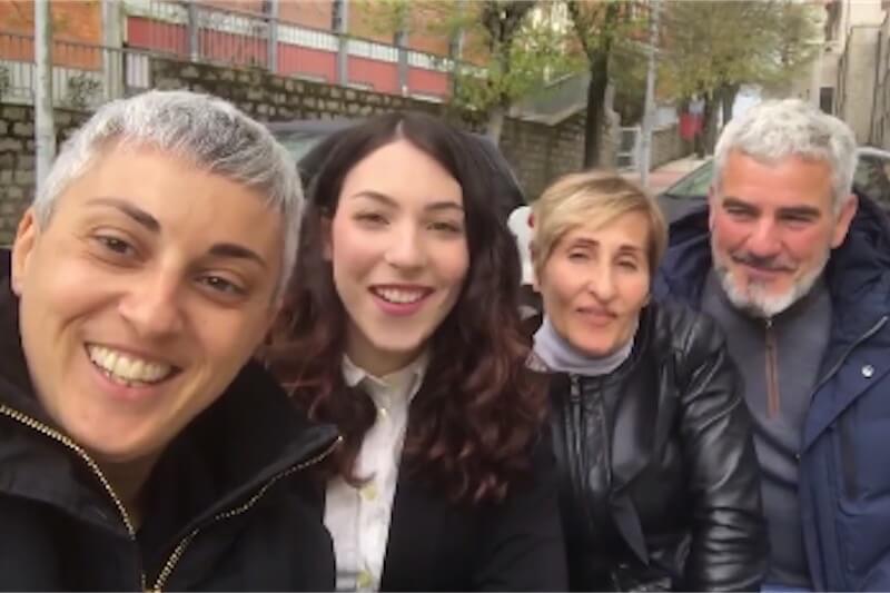 Minorenne sarda in tribunale con i genitori: ‘fatemi cambiare sesso’ – il video