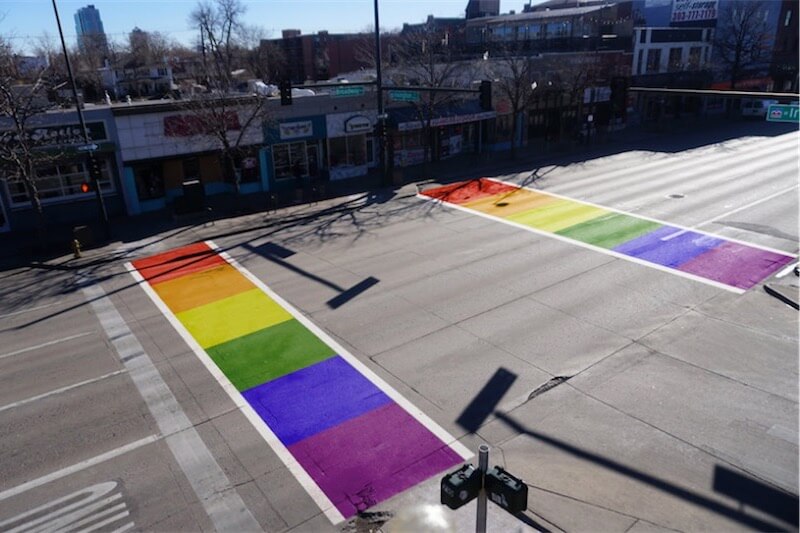 Denver,  raccolta fondi per installare delle strisce pedonali rainbow permanenti