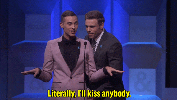 Adam Rippon Gus Kenworthy bacio glaad