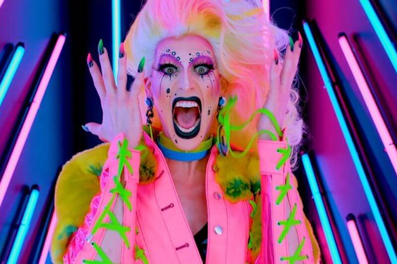 RuPaul’s Drag Race, la confessione di Dusty: “Costretta a un esorcismo dai miei genitori perché gay”