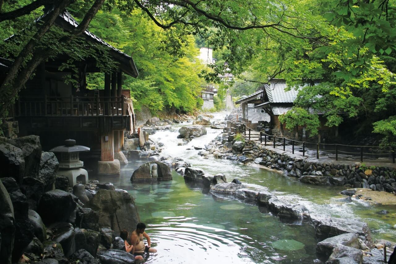 Il Giappone gay-friendly: una meta Lgbt senza eguali - onsen giappone gay friendly - Gay.it