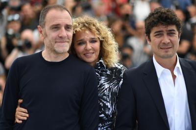 Cannes, poca Euforia per il passabile dramma famigliare della Golino: fratello etero, dove sei? - Euphoria 4 - Gay.it
