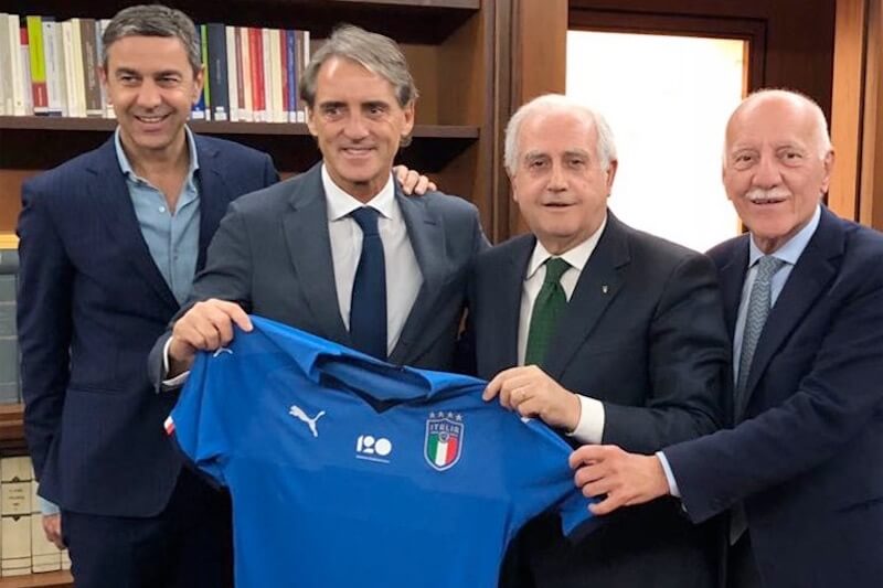 Roberto Mancini, un CT contro l'omofobia per la nazionale italiana - Scaled Image 1 14 - Gay.it