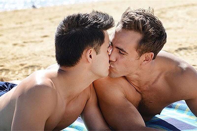 Neighbours, primo storico matrimonio gay nella soap-opera australiana