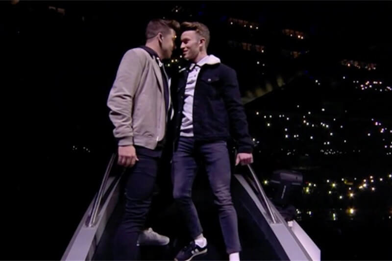 Eurovision 2018, l’irlandese Ryan O’Shaughnessy  porta l’amore gay sul palco di Lisbona – video