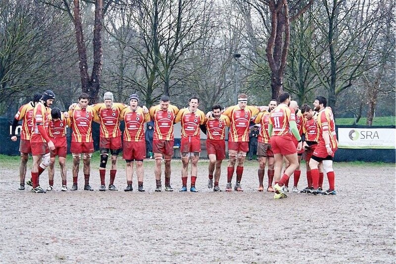 Il Pesaro Rugby torna in serie A e fa festa dicendo no all’omofobia