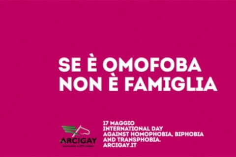 Arcigay, "Se è omofoba, non è famiglia": lo spot per la Giornata internazionale contro l'omo-bi-transfobia - Scaled Image 27 - Gay.it