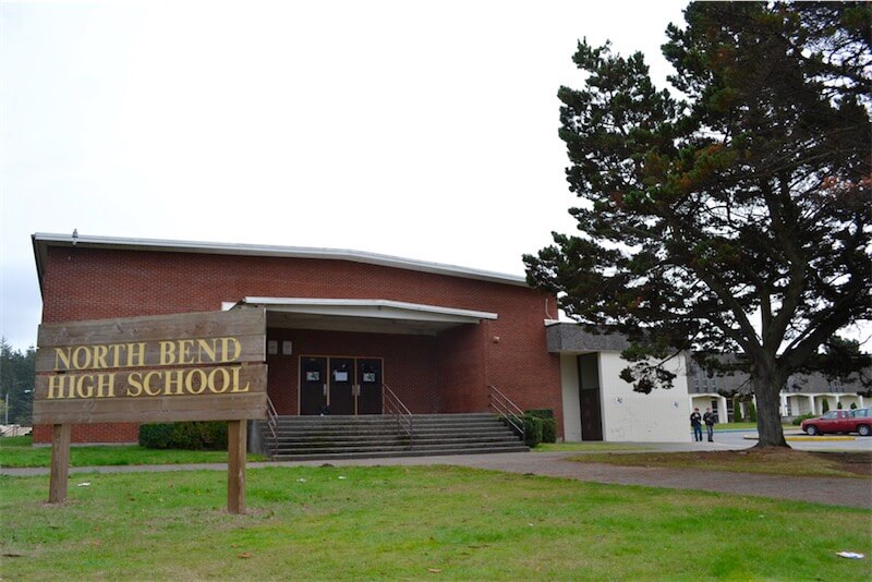 Studenti LGBT nell’Oregon lapidati col cibo e costretti a leggere la Bibbia