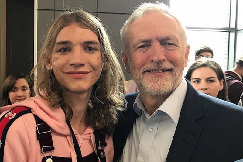 Candidate transgender nelle quote rosa: 300 iscritte lasciano i Labour