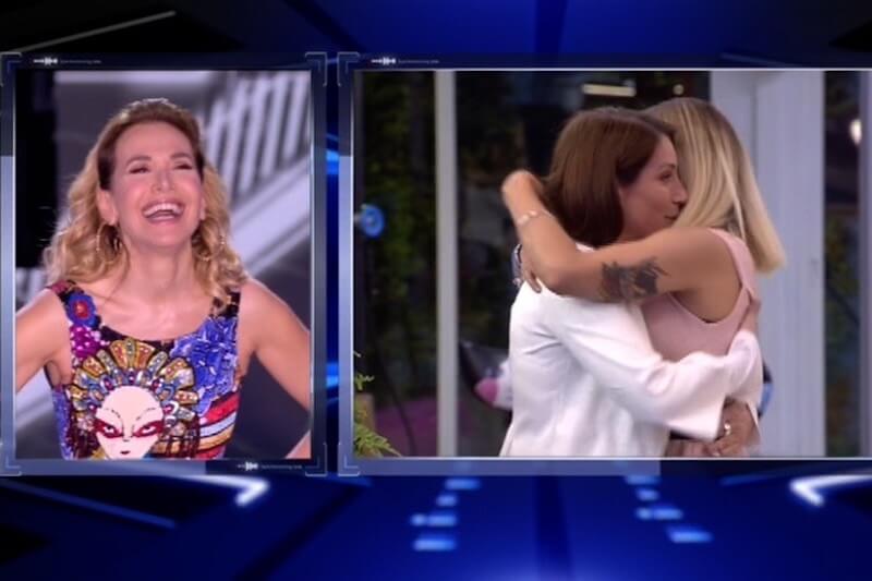 Grande Fratello 15, bacio in diretta tv tra Valentina Satti e l'amata Veronica - video - Scaled Image 51 - Gay.it