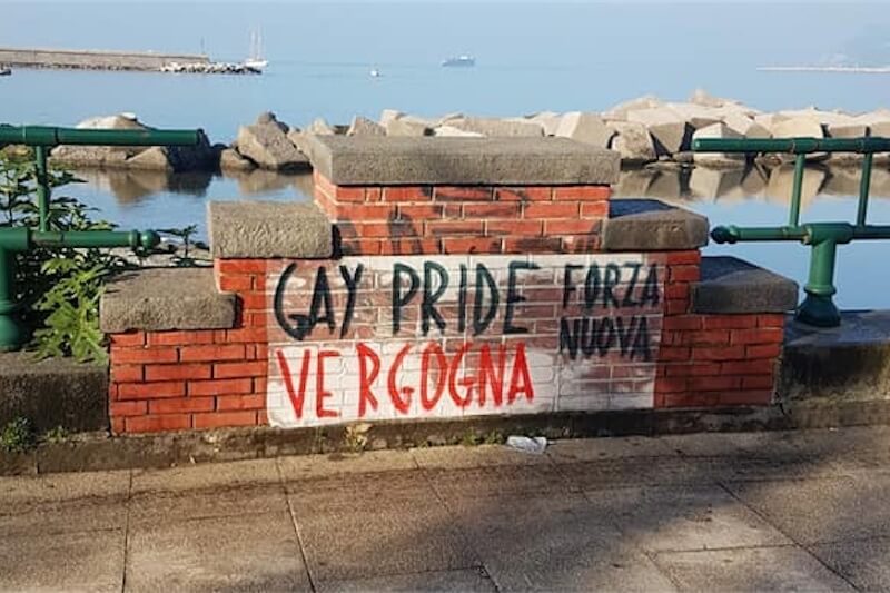 Salerno Pride, insulti di Forza Nuova lungo il percorso : 'vergogna, solo famiglie naturali' - Scaled Image 60 - Gay.it