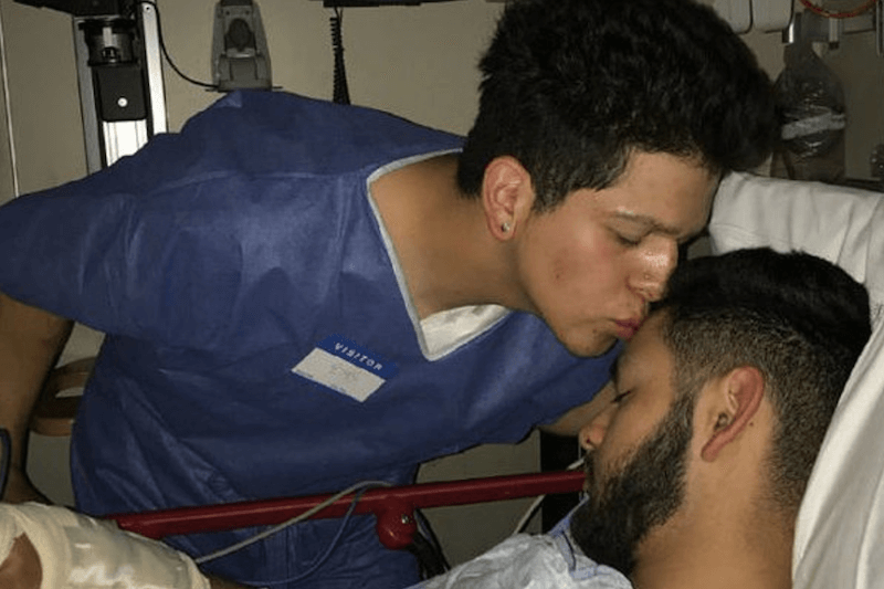 Coppia gay pugnalata negli Stati Uniti perché si teneva per mano