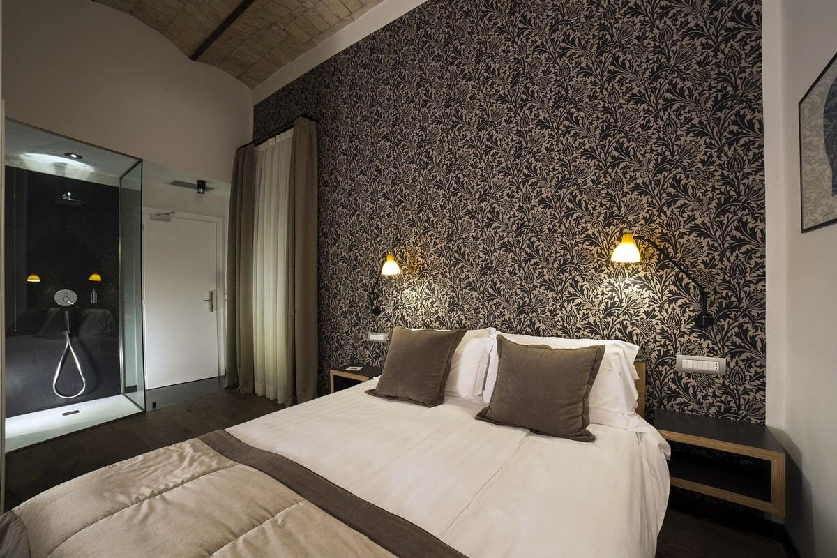 1880 Atypical Rooms