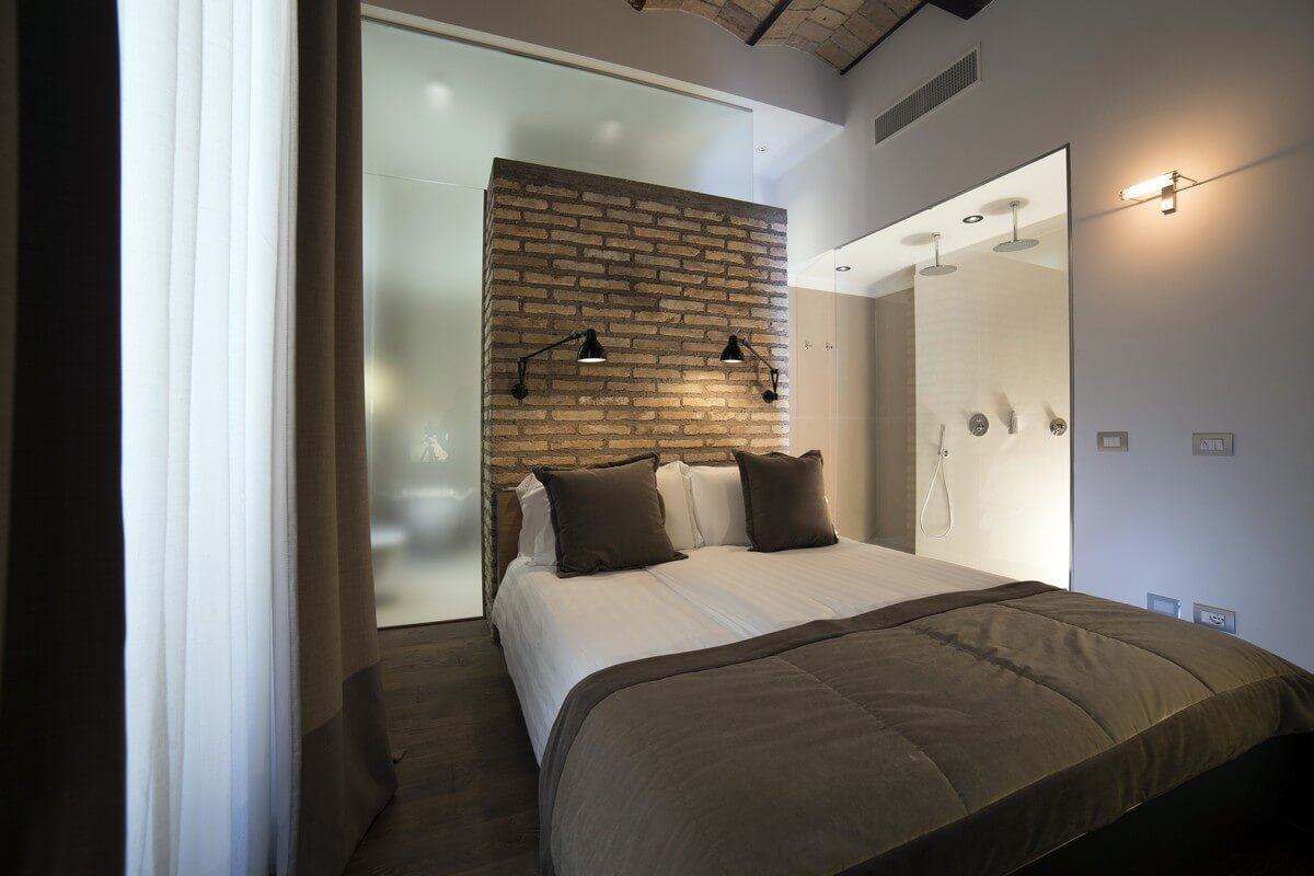 1880 Atypical Rooms
