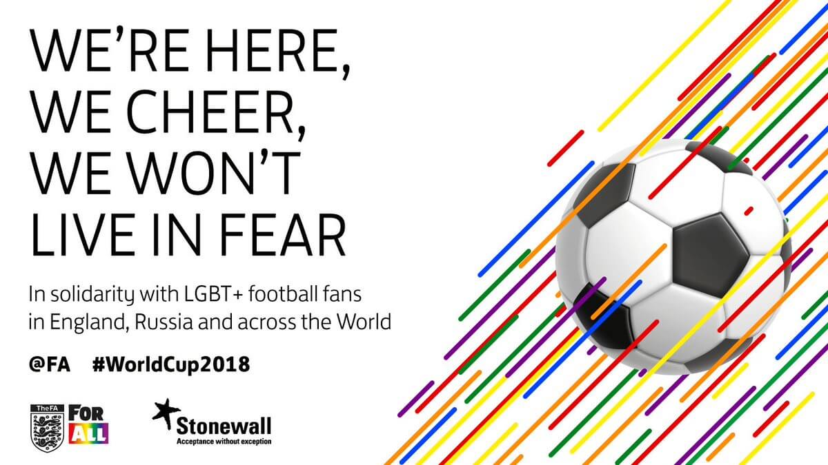Russia 2018, la Federazione inglese autorizza la bandiera rainbow e lancia la campagna contro l'omofobia - Df 2mQKXcAAknRa - Gay.it