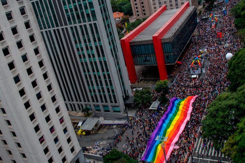 Pride, centinaia di migliaia di persone per le strade di San Paolo