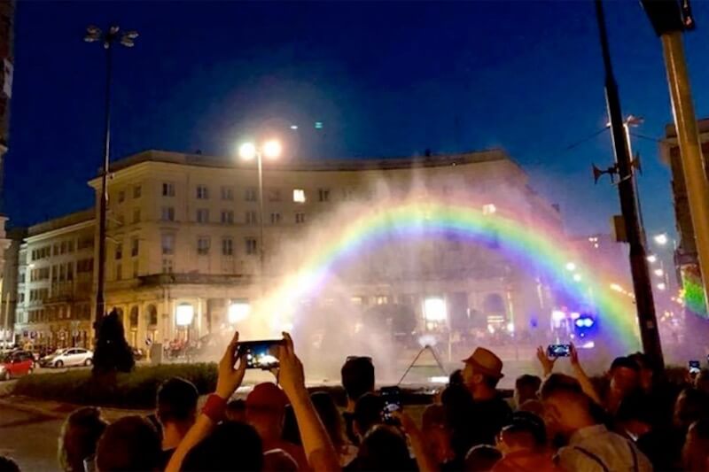 Polonia, inaugurato l’arcobaleno indistruttibile dopo gli atti vandalici del 2015