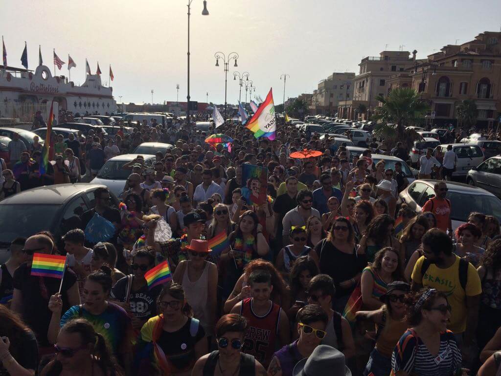Lazio Pride, aggressione omofoba ad una famiglia arcobaleno: 'viva Mussolini, a morte tutti i fro*i' - 37175695 198408484173313 2915256490073784320 o - Gay.it