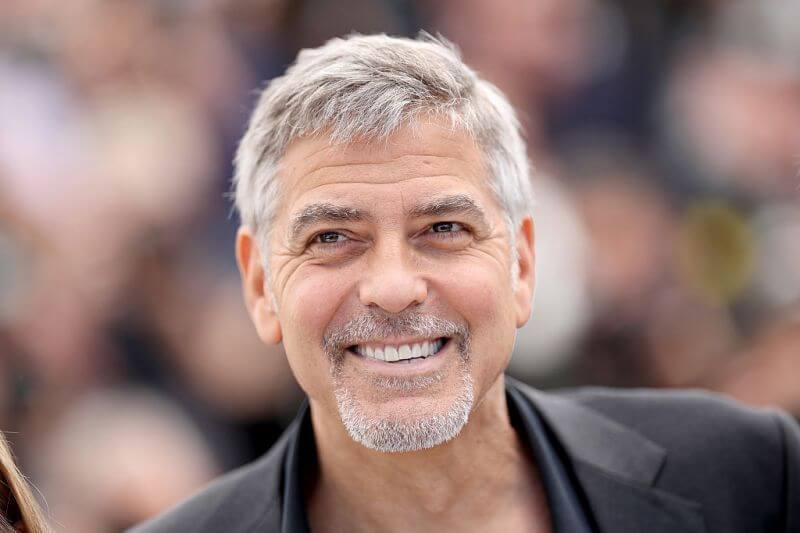 George Clooney, 'boicottate gli hotel del sultano del Brunei, basta soldi a chi vuole lapidare i gay' - 40 in su - Gay.it
